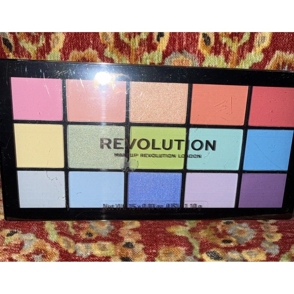 Makeup Revolution Reloaded Sugar Pie Eyeshadow Palette 15 x 0.03 oz new sealed